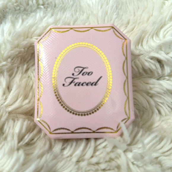 Too Faced Diamond Powder - Picture 6 of 7